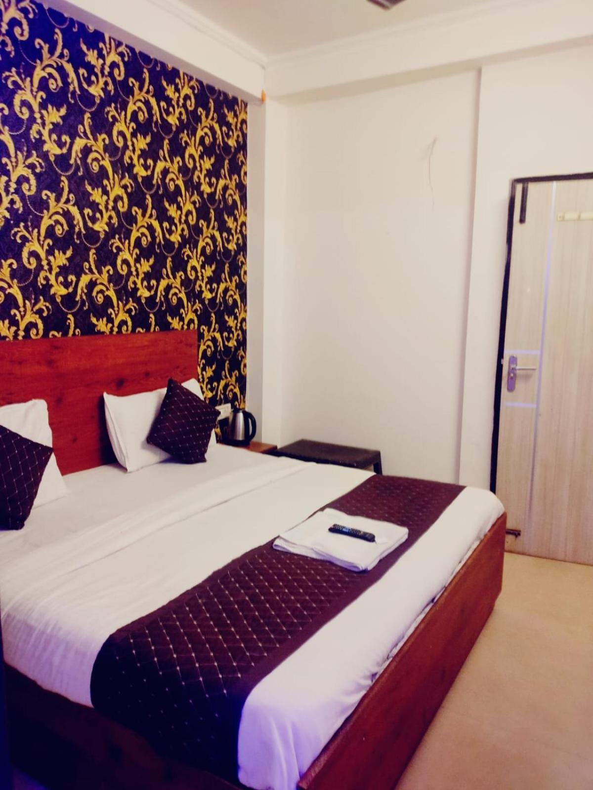Suites Admiral Delhi Airport New Delhi Exterior photo