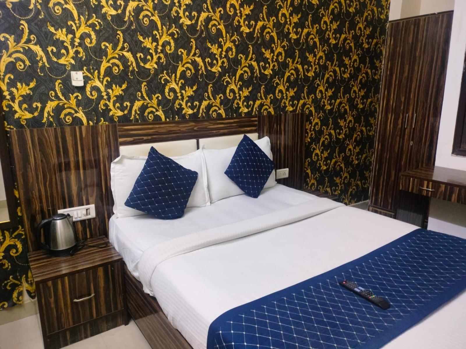 Suites Admiral Delhi Airport New Delhi Exterior photo